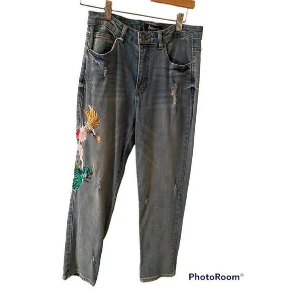 APRIL Jeans With Hummingbird Embordered. Size 11 Juniors - Picture 1 of 6